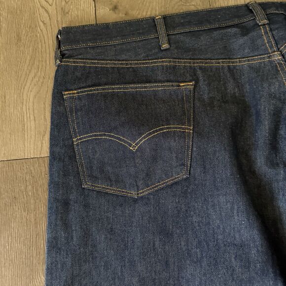 Levis 501 Original Fit Jeans Mens Size 52x32 Dark Wash Denim Blue Button Fly - Picture 16 of 16